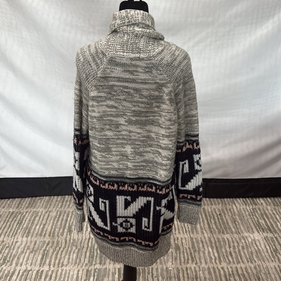 Forever 21 Gray and navy Geometric Cardigan Sweater with pockets - Picture 2 of 3